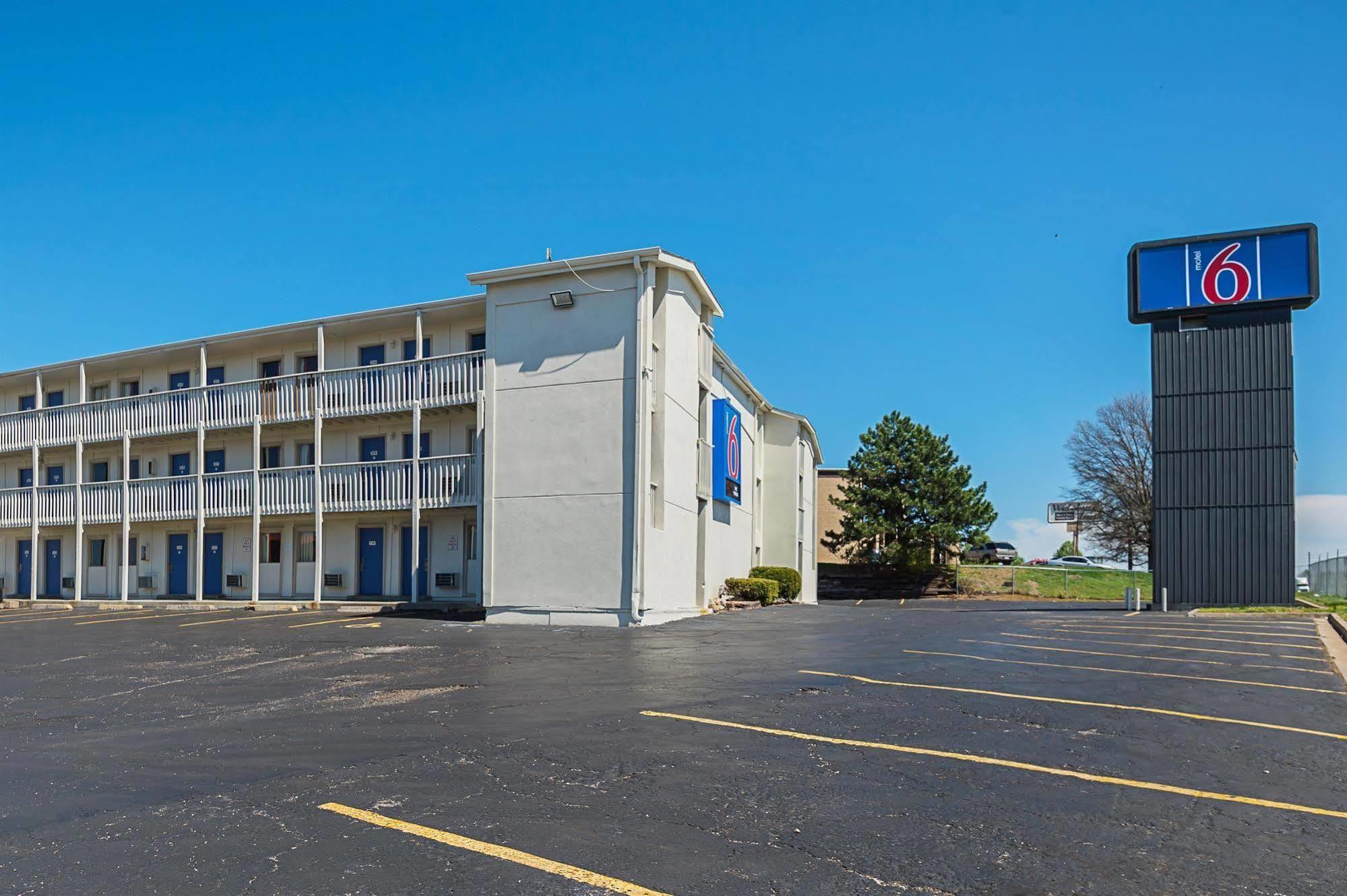 Motel 6-Blue Springs, Mo Bagian luar foto