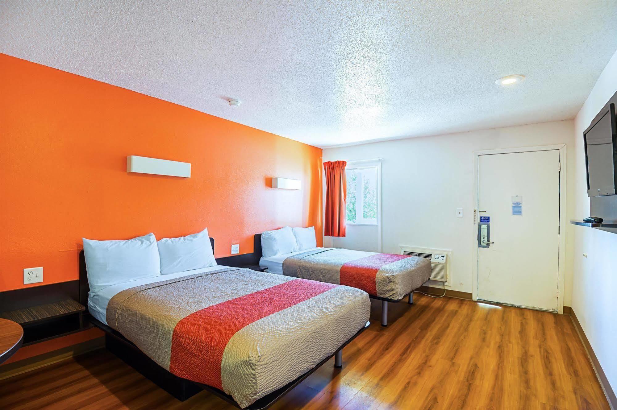 Motel 6-Blue Springs, Mo Bagian luar foto