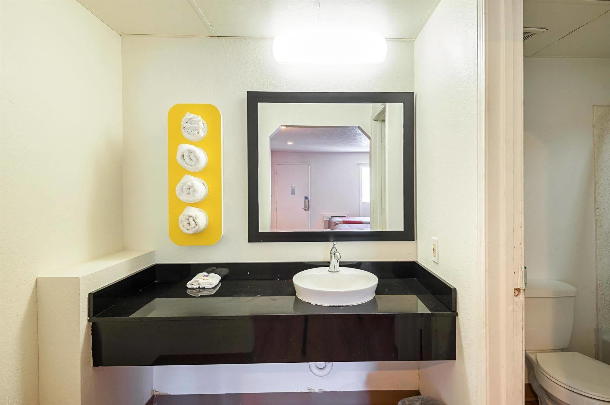 Motel 6-Blue Springs, Mo Bagian luar foto