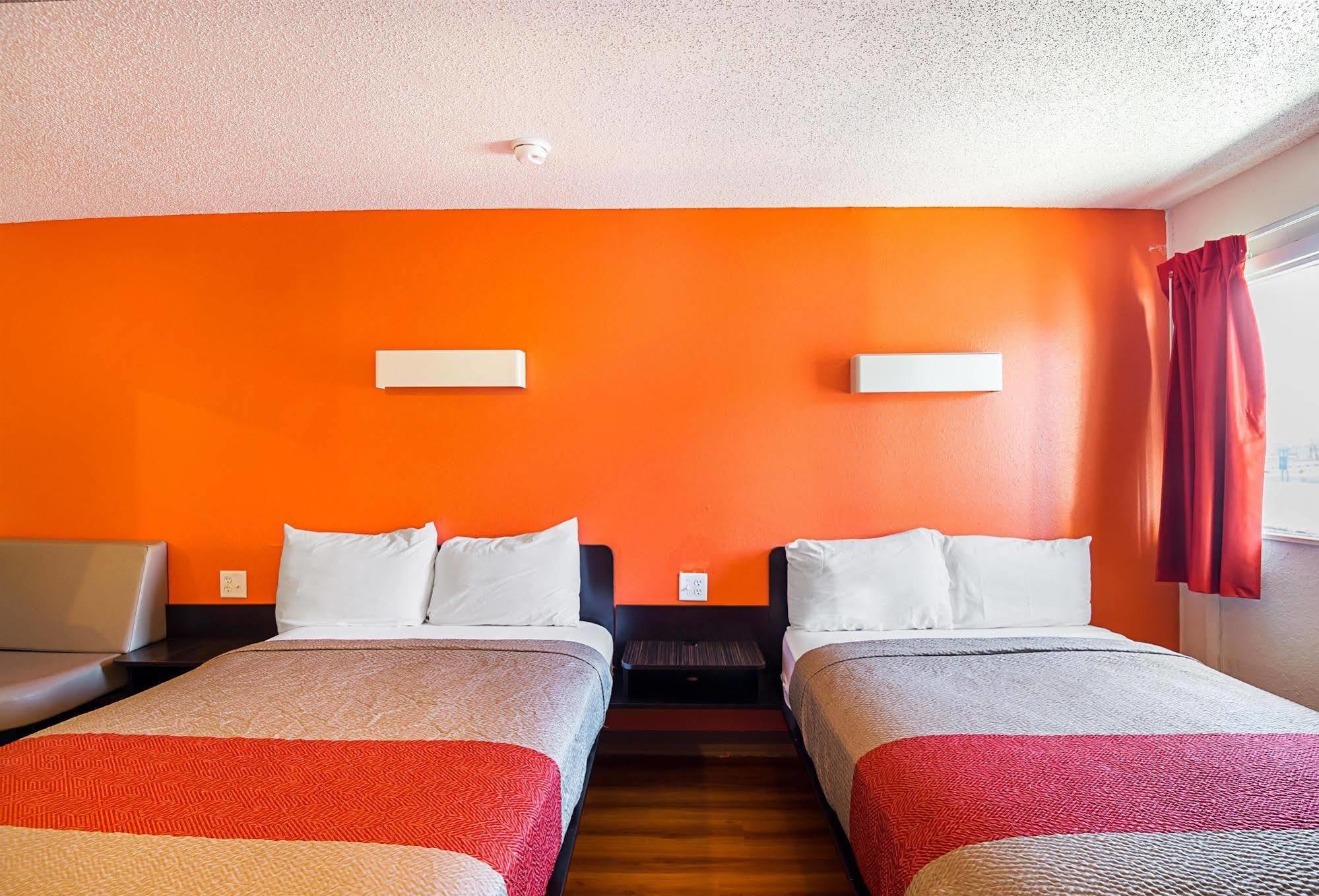 Motel 6-Blue Springs, Mo Bagian luar foto