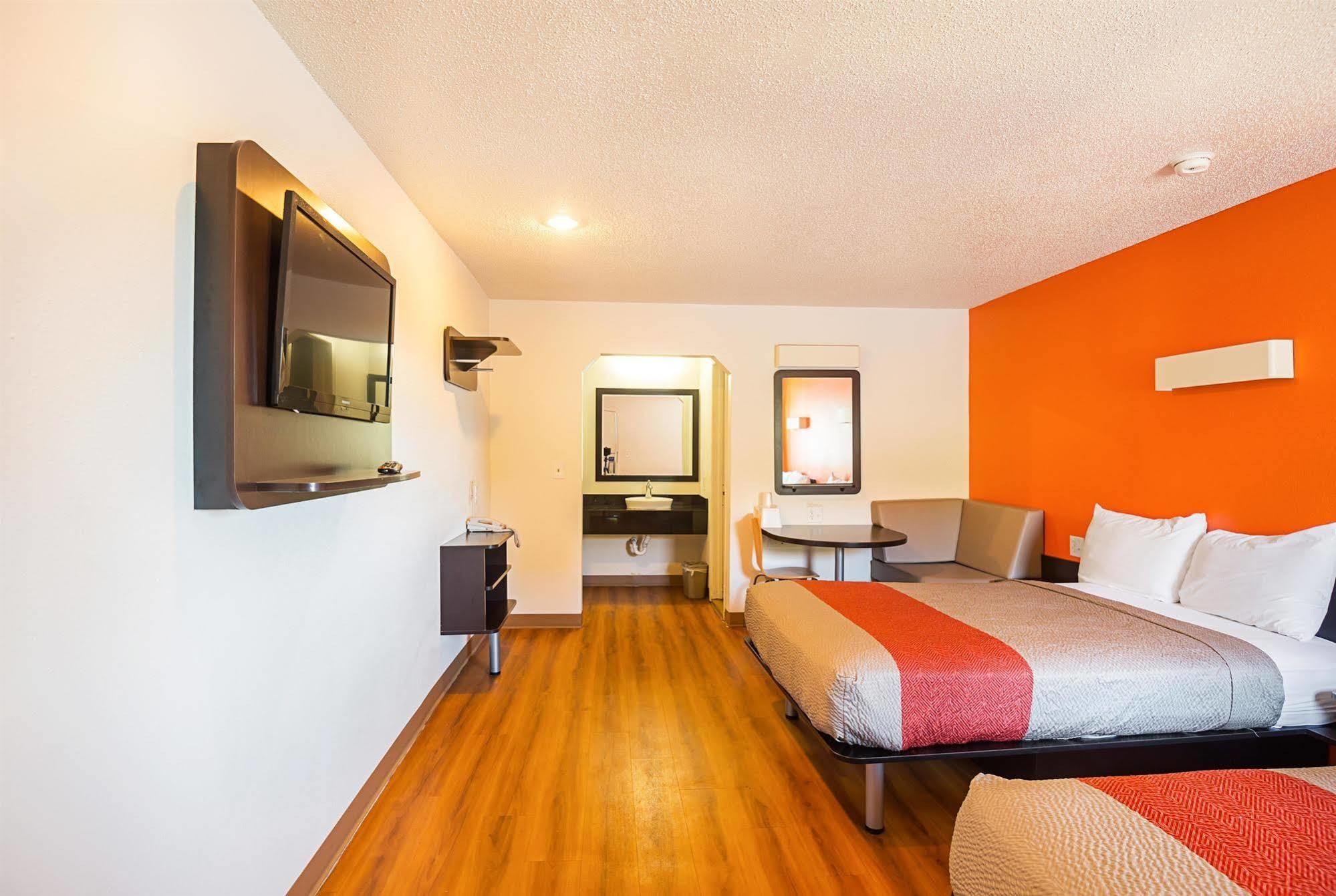Motel 6-Blue Springs, Mo Bagian luar foto