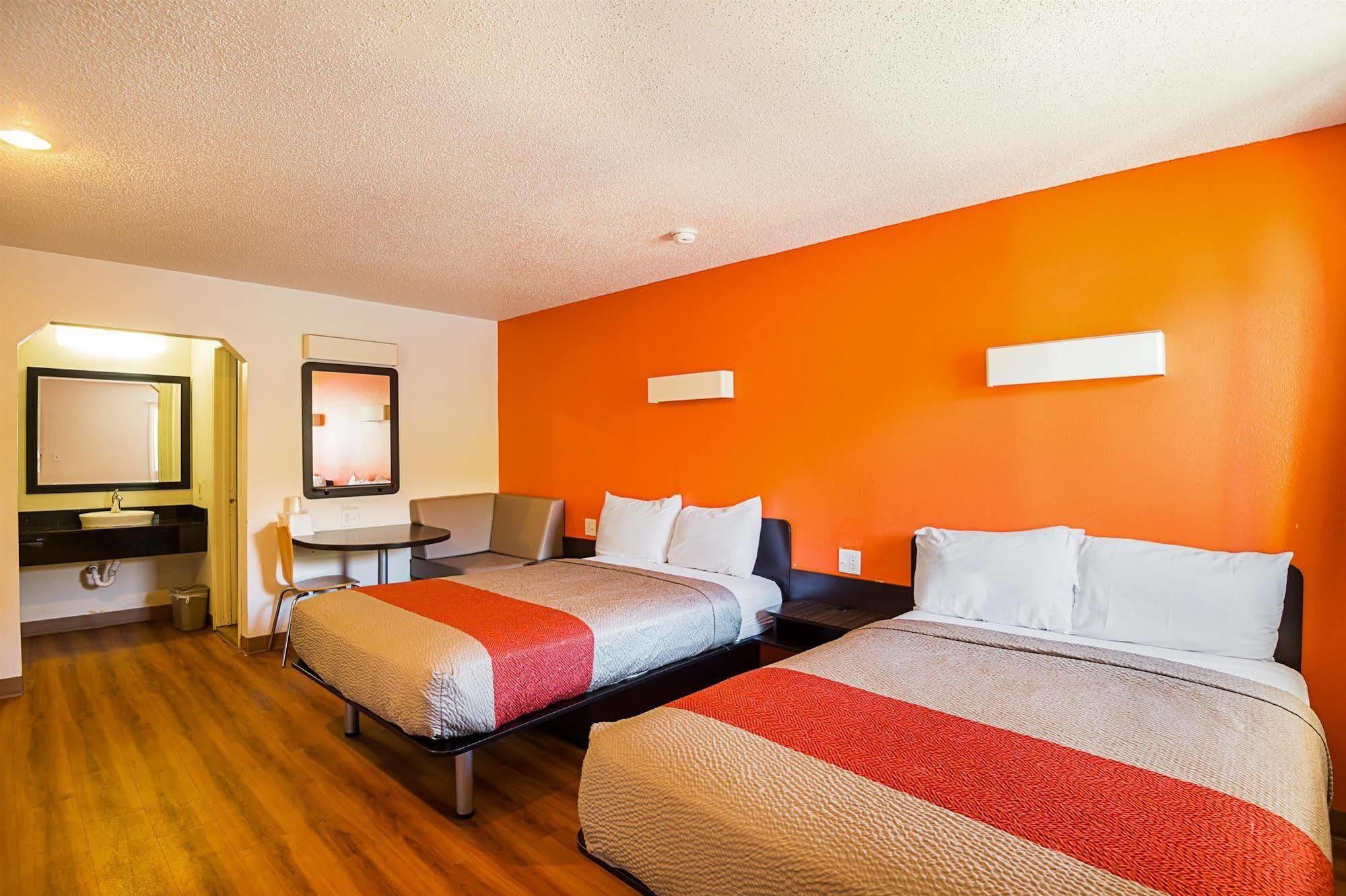 Motel 6-Blue Springs, Mo Bagian luar foto