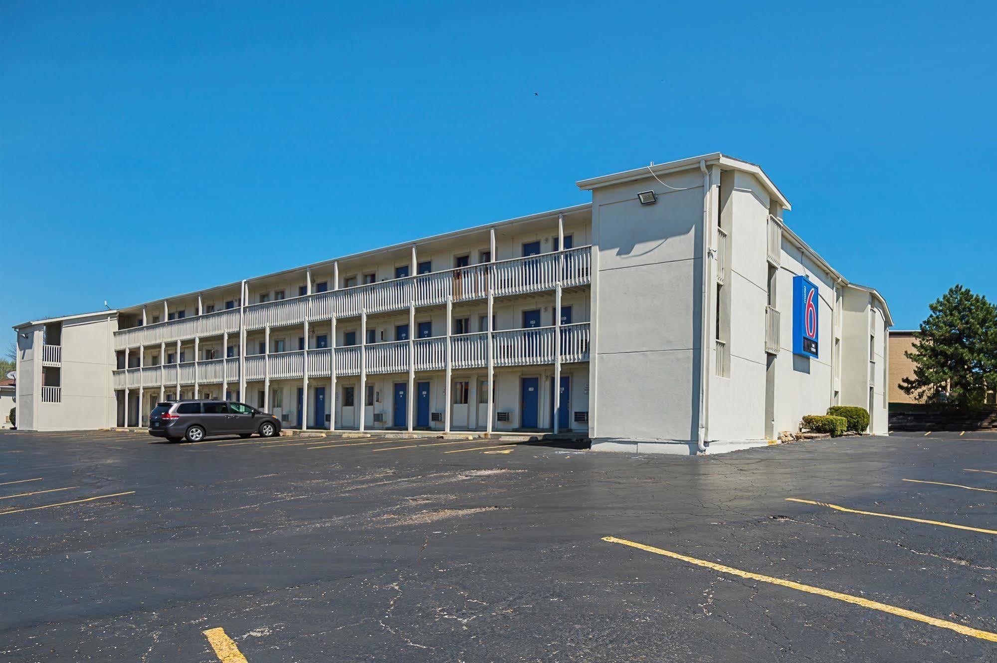 Motel 6-Blue Springs, Mo Bagian luar foto