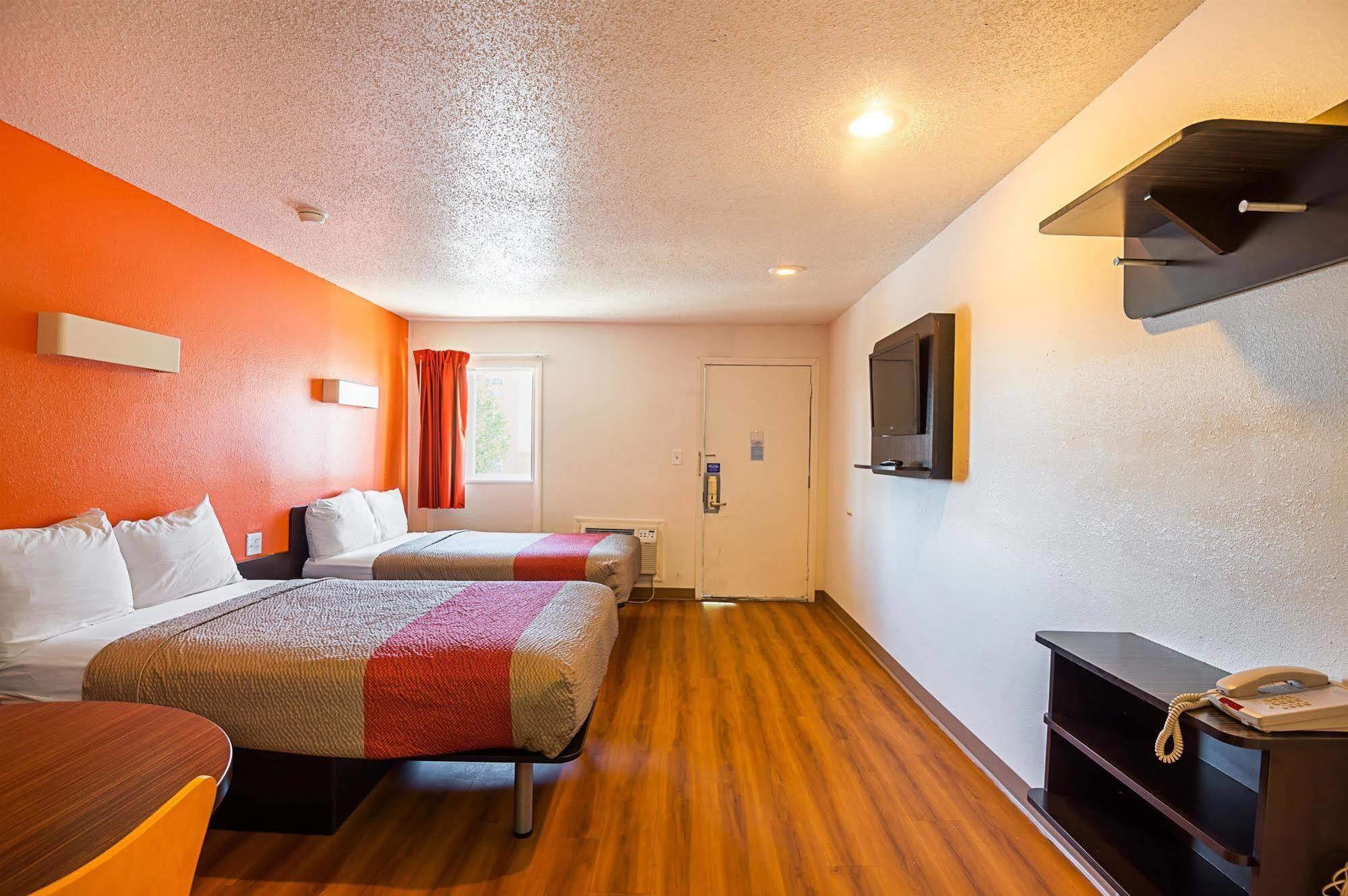 Motel 6-Blue Springs, Mo Bagian luar foto