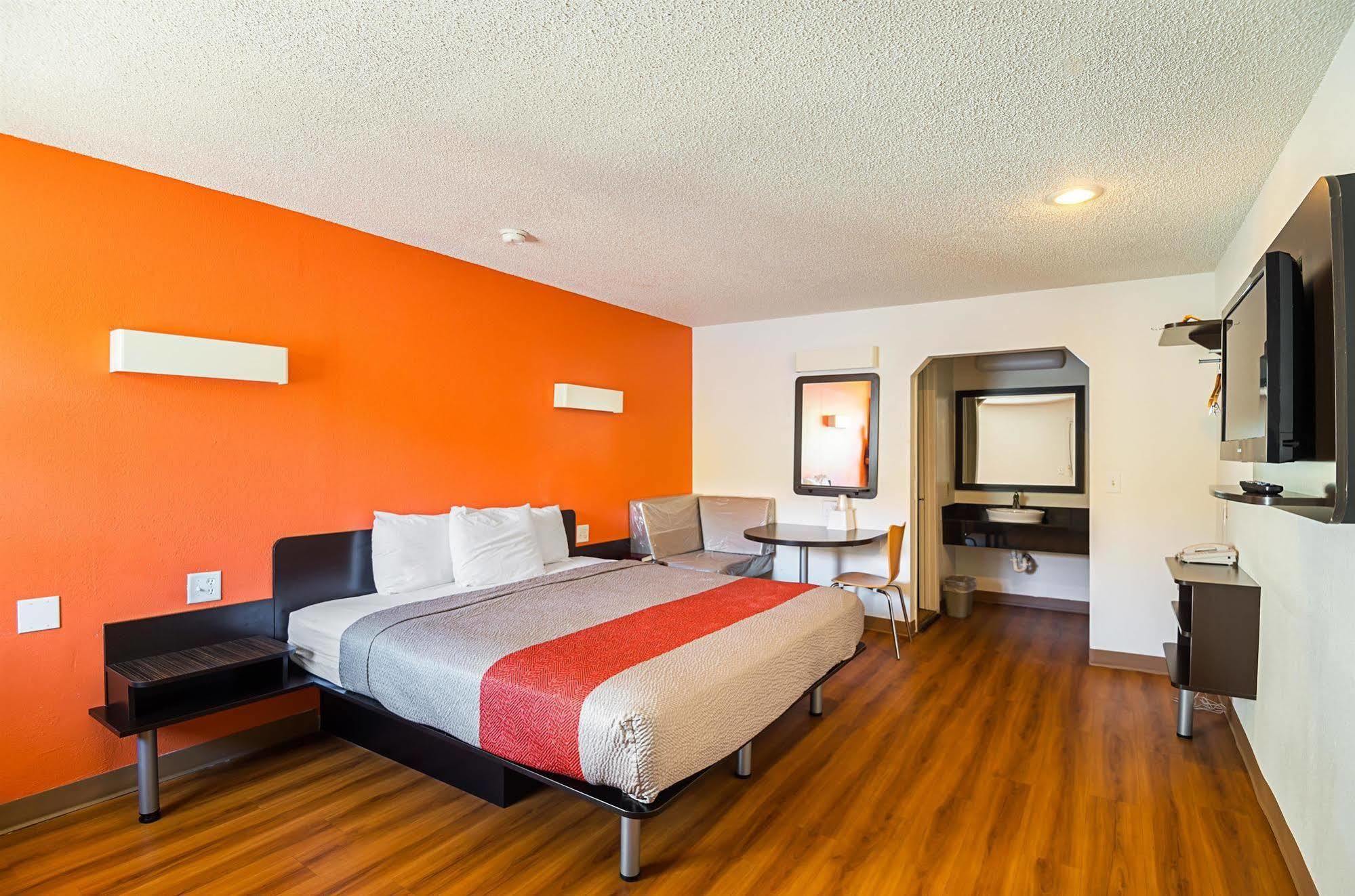 Motel 6-Blue Springs, Mo Bagian luar foto